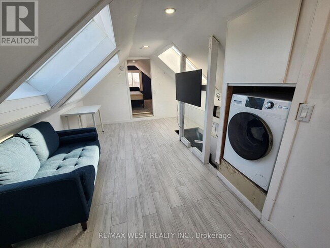 Photo - 32 Pritchard Ave