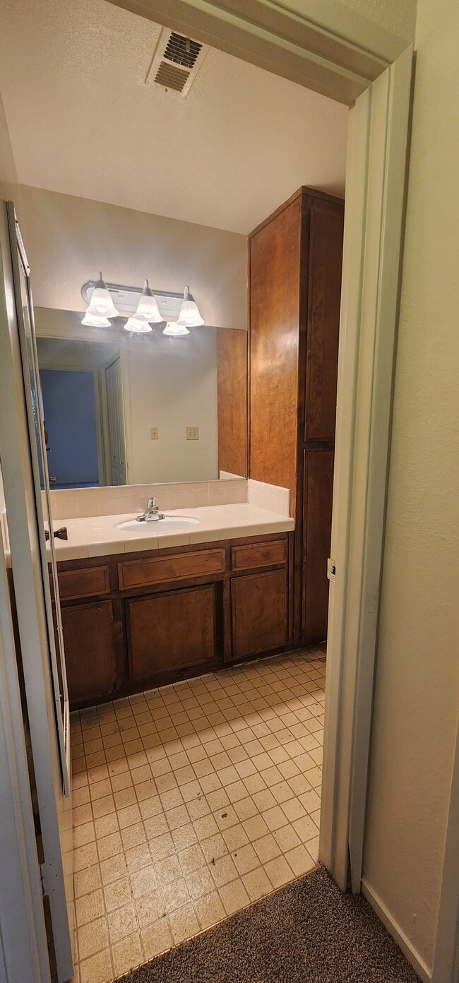 Photo - 5913 Auburn Oaks Dr Unit C
