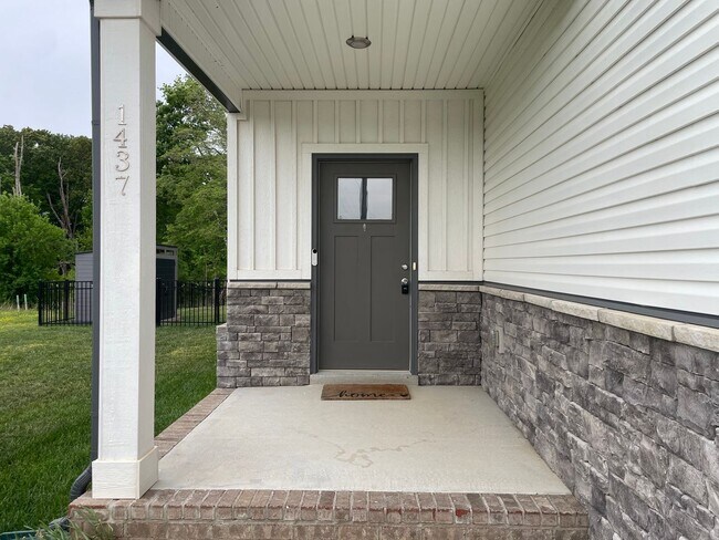Photo - 4 Bedroom Pet Friendly Home For Rent with Club House, Comm. Pool, & Comm Gym Access!
