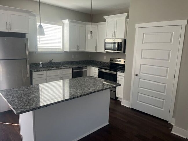 Photo - Stylish Spring Hill Townhome – 2 Suites + Open Floor Plan