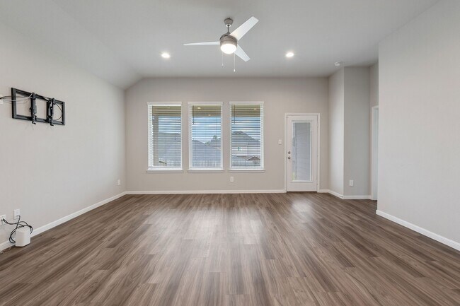 475 Westlake Lndg
