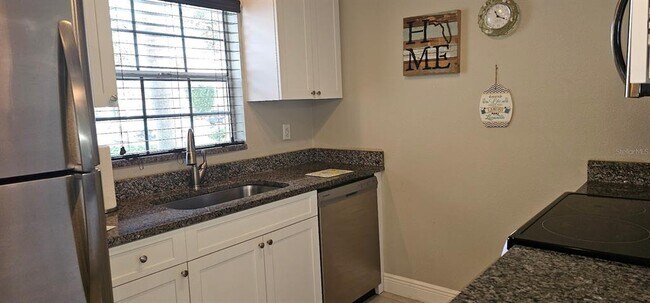 Photo - 8355 Glen Rose Way Unidad 110