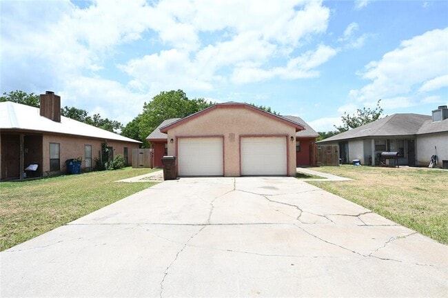 Photo - 1003 Crockett St Townhome