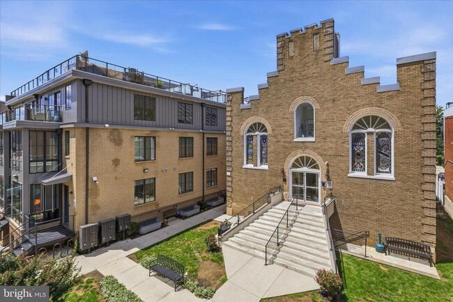 Building Photo - 625 Park Rd NW Unit 108