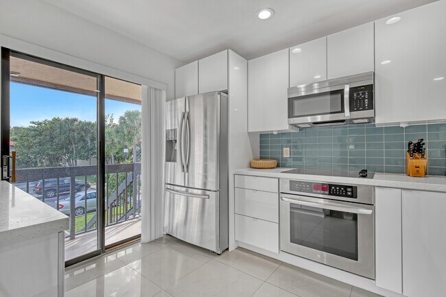 Photo - 300 E Club Cir Unit 204