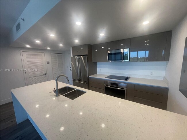 Photo - 13800 Highland Dr Unit 604