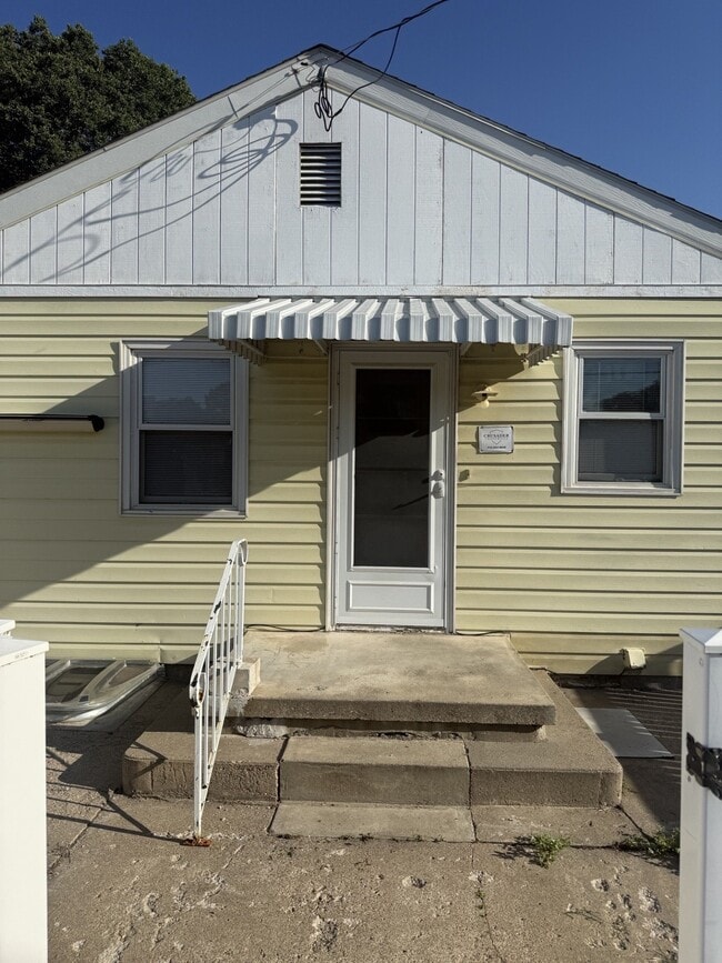 Photo - 1329 S Newton St