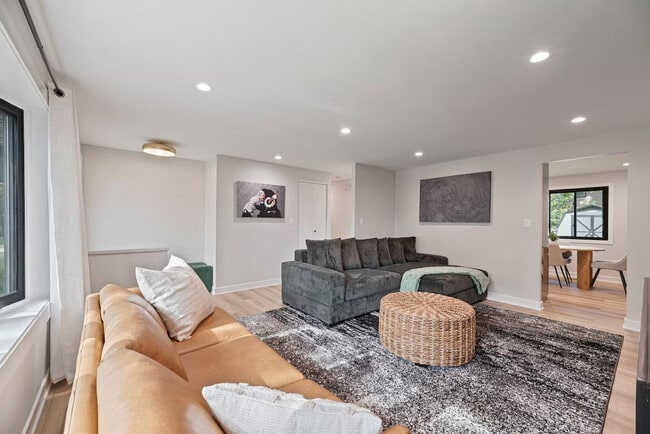 Photo - 908 Long Meadow Dr Unidad ID1032508P