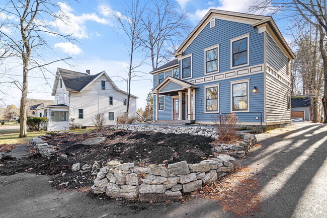 Building Photo - 442 Kenwood Ave Unit 2 Rental