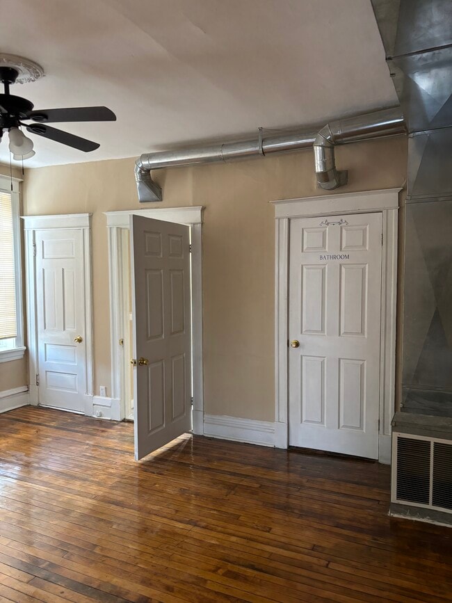 Photo - 3844 Lee Ave