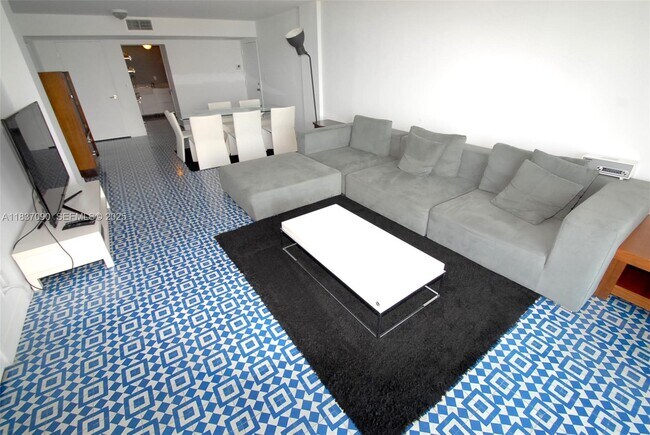 Photo - 1800 Collins Ave Unit 18F