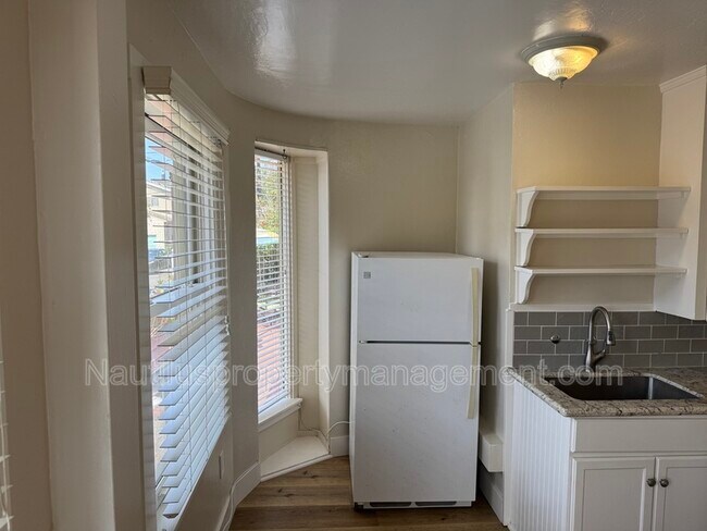 202 Cherry Ave Unit 2