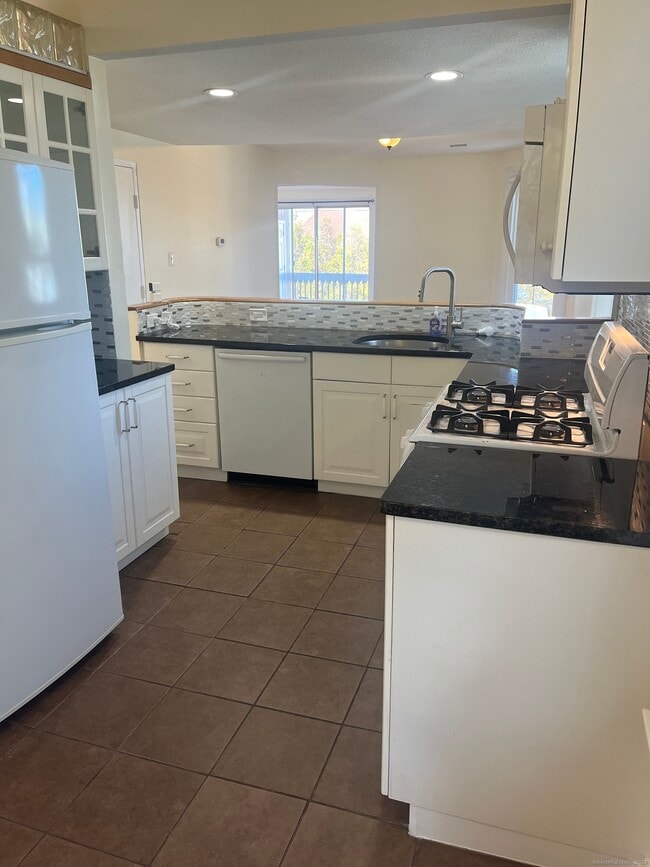 Photo - 896 Quinnipiac Ave Unit 3