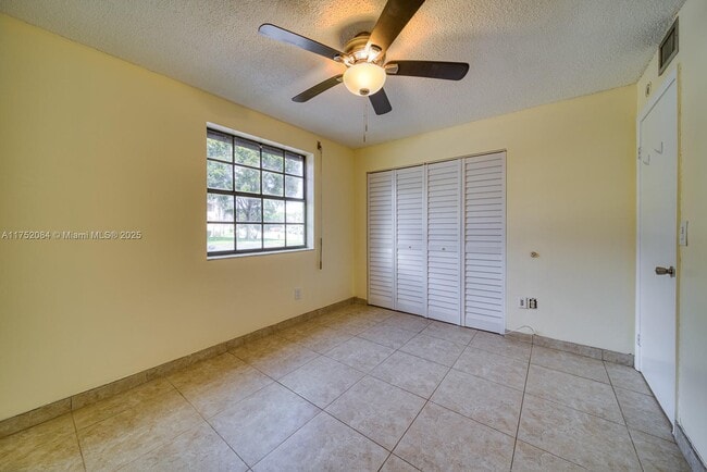 Photo - 800 Independence Dr Unit B