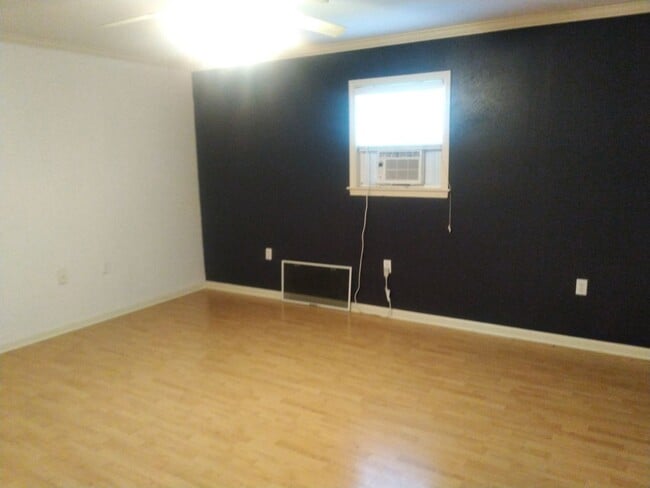 Photo - 220 Brown Rd