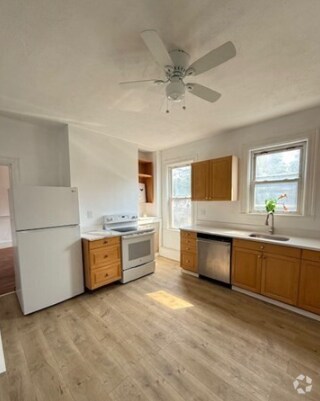 Building Photo - 58 Aspinwall Ave Unit 1 Rental