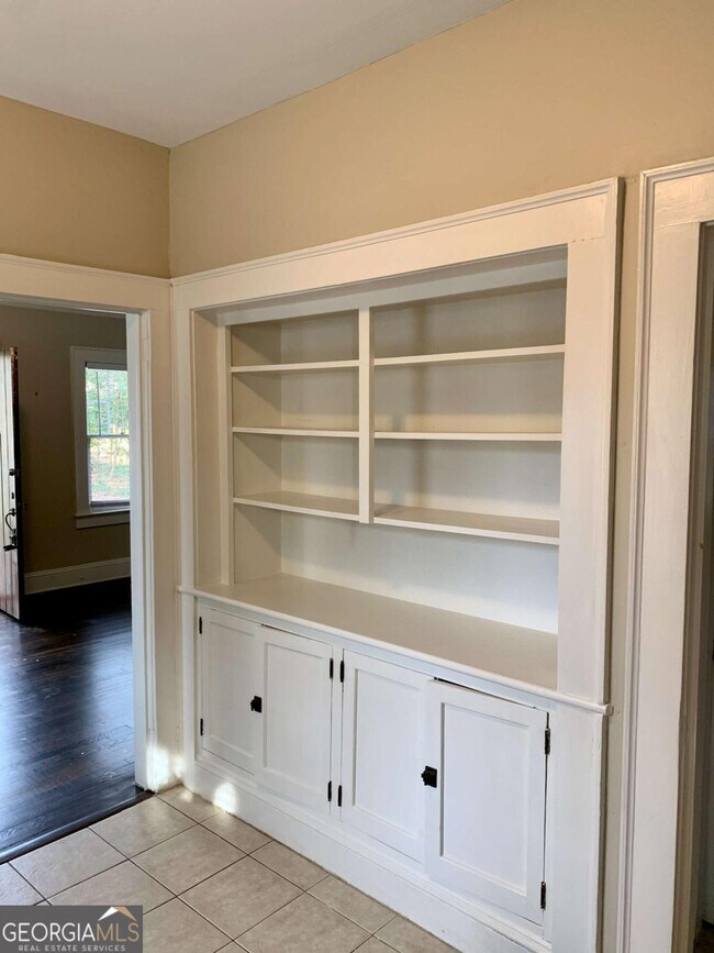 Photo - 293 Springdale Dr NE