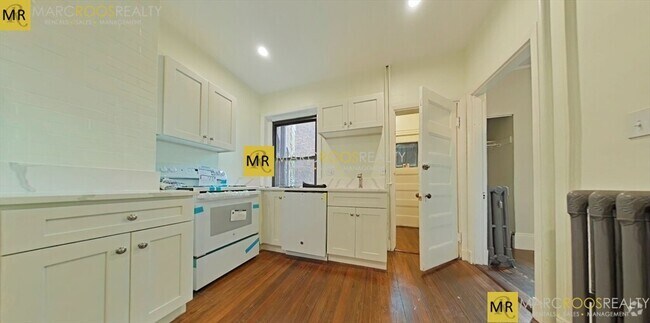 Building Photo - 1855 Beacon St Unit 1 Rental