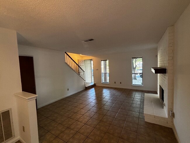 Photo - 6611 Hart Ln