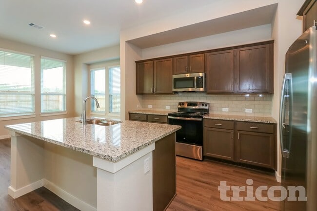 2363 Cohorn Trl