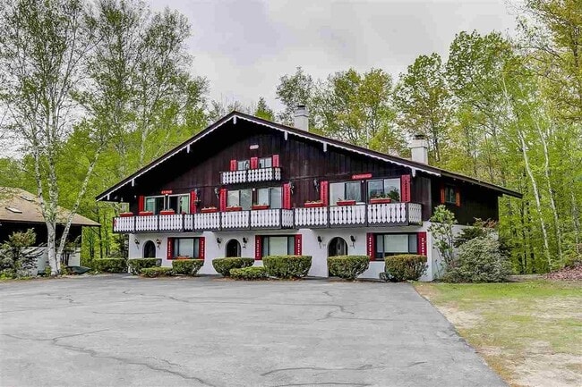 Building Photo - 44 Linderhof Golf Course Rd Unit D8