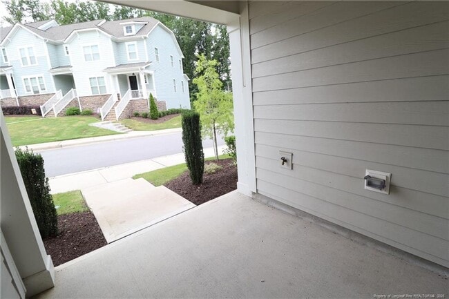 Photo - 152 Etteinne Garden Ln