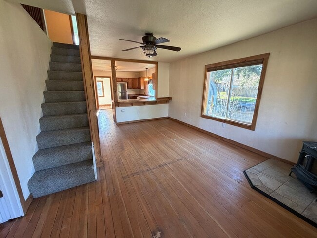 Photo - 2 Bedroom 1.5 bath single family home