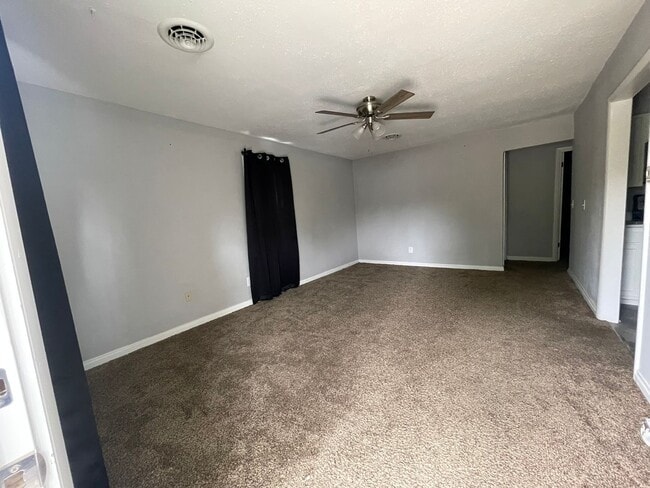 Photo - 3 Bed 1 Bath House for rent in Bowling Gre...