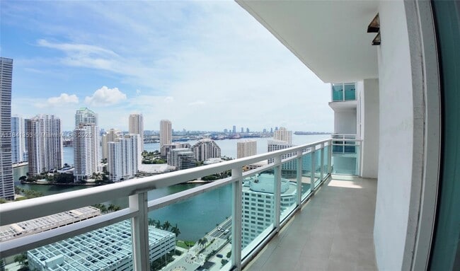 Building Photo - 950 Brickell Bay Dr Unit 3106 Rental