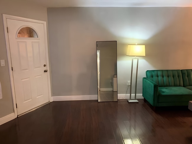 Photo - 1615 NE Miami Gardens Dr Unidad 239