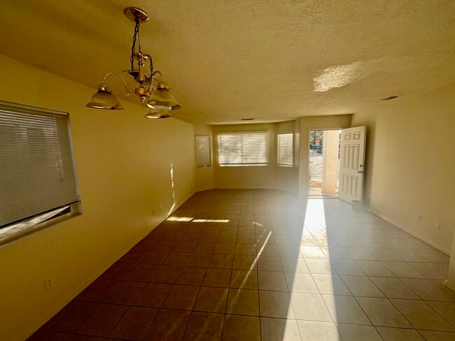 Photo - 1301 Villa Chamisa NE