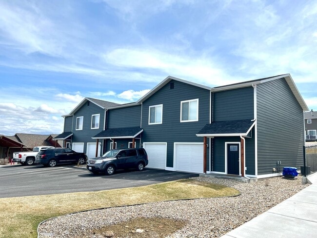 Building Photo - 3267 Cabernet Dr Unit C