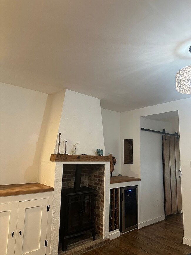 Photo - 107 W Hill St