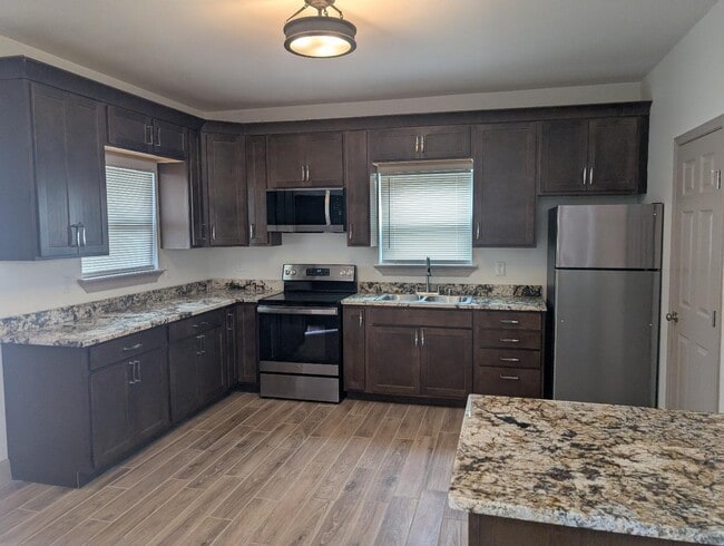 Photo - 300 Western Dr