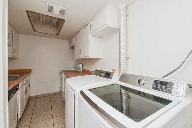 Photo - 9009 Richmond Ave Unit 411