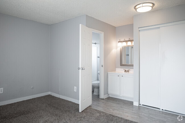 1BR, 1BA - 700SF - Terrace Gardens