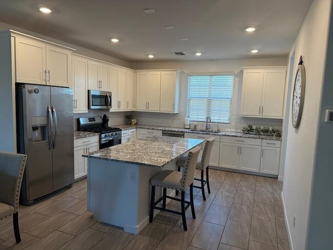 Photo - 1123 E Newland Dr