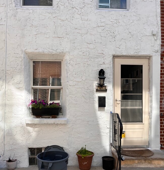 Building Photo - 1313 S American St