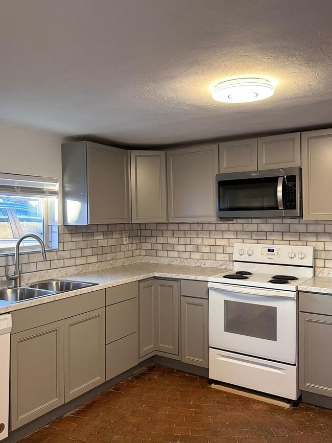 Photo - 2202 Rosendo Garcia Rd SW
