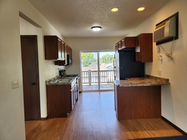 Photo - 1620 West Ave S Apartment Unit 1