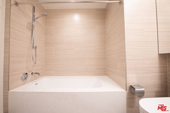 Photo - 877 Francisco St Unit 1819