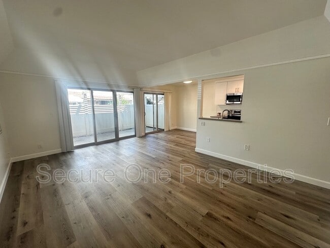 Photo - 2869 Instone Ct