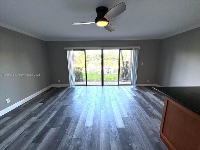 Photo - 833 NE 18th Ct Unit 3