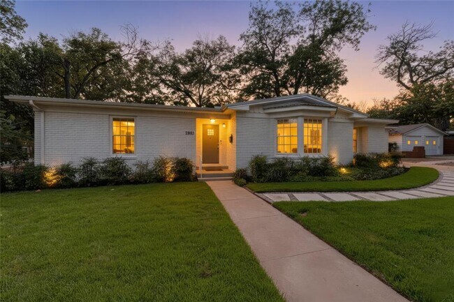 Building Photo - 2801 Perry Ln