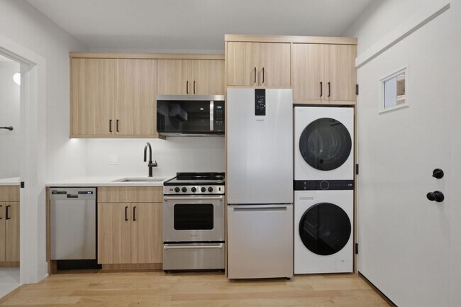 Photo - 2237 N Bissell St Unit 2241 3e