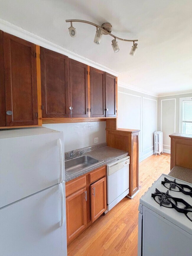 6226 N Clark St Unit 6226-3F