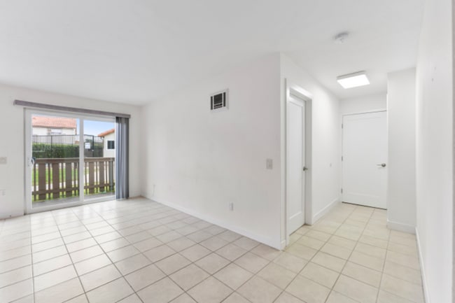 Photo - 1551 Broadway Unit 28