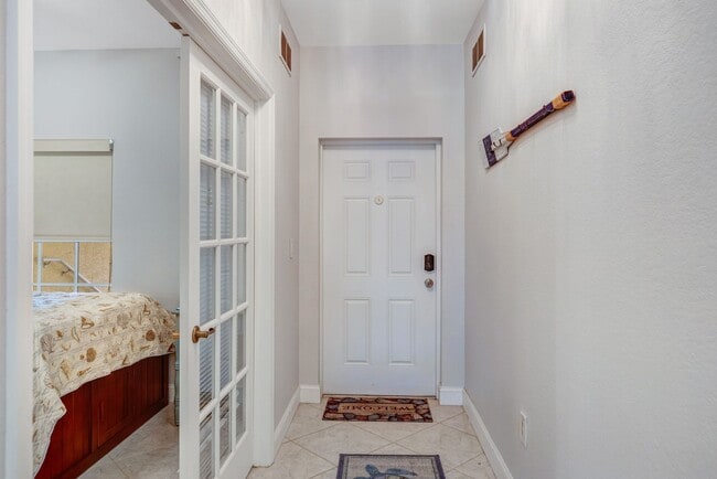 Photo - ** BOTANICAL PLACE ** 3 BED / 2 BATH - CON...