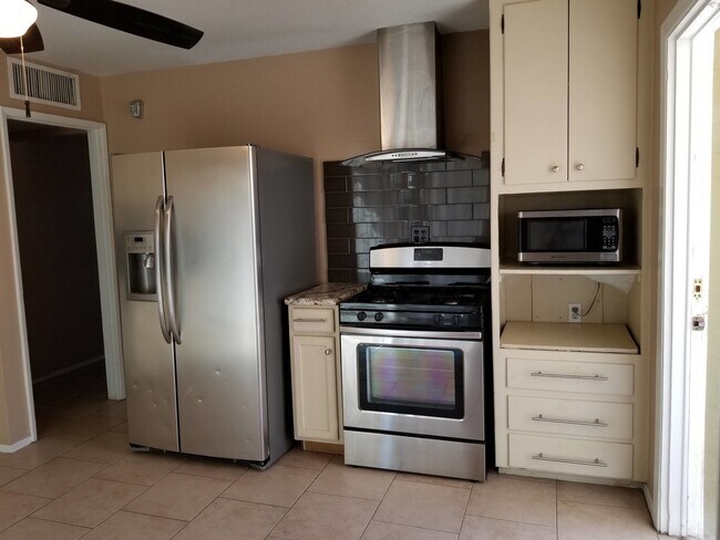 Photo - CHARMING 3 BEDROOM 2 BATH HOME IN THE HEART OF NORTH VALLEY