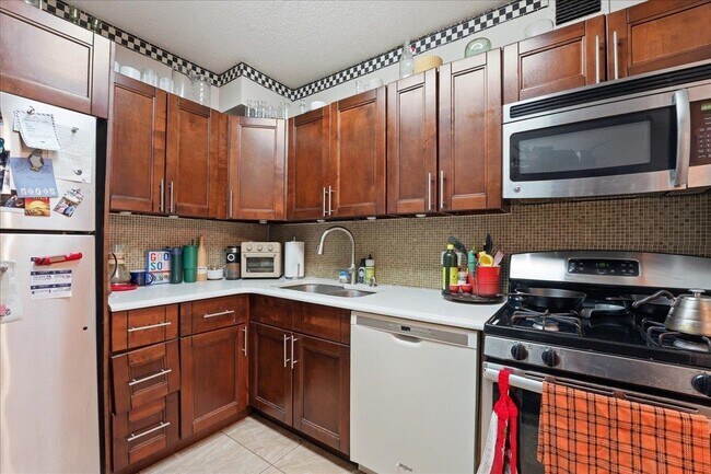 Photo - 45 River Dr S Unit 311